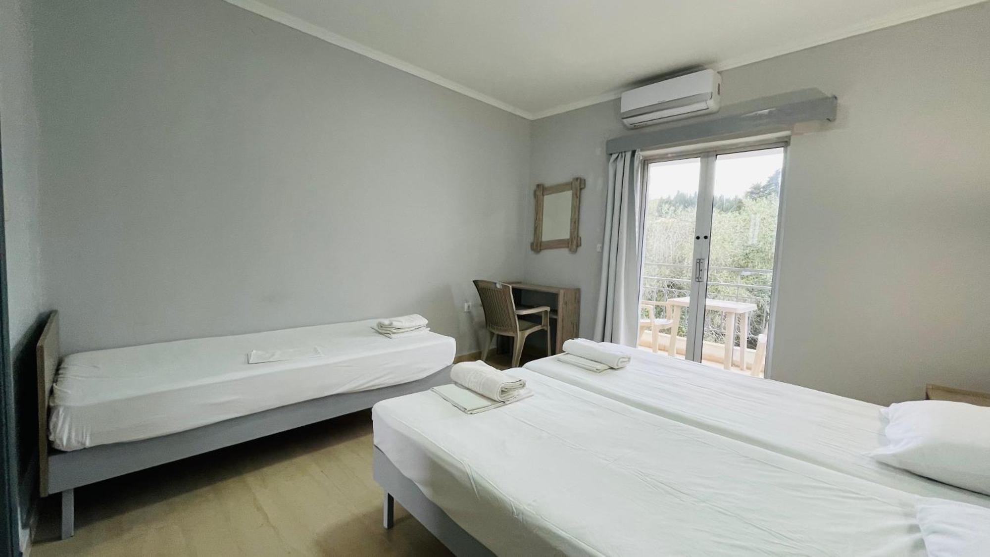 Full House Kavos Hotel Luaran gambar